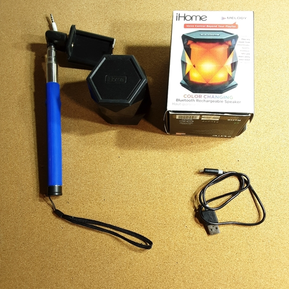 IHome color changing speaker & selfie stick - Picture 2 of 5